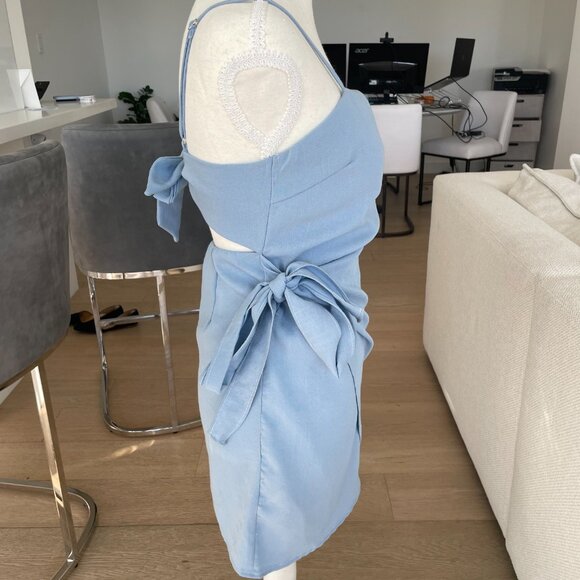 White Fox Blue Tie-Back Mini Dress with Adjustable Straps XS - Picture 3 of 7